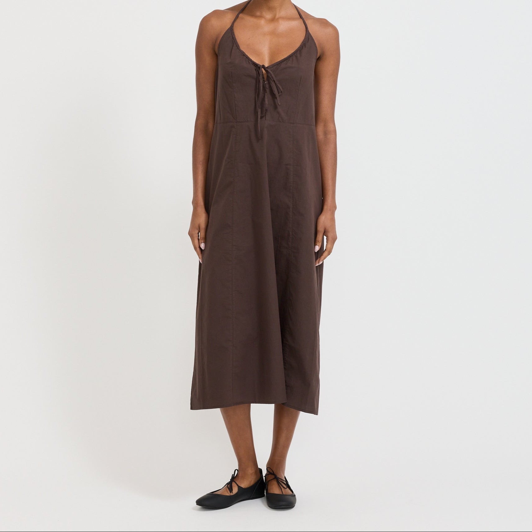 Vestido halter con costuras decorativas - Marrón sepia
