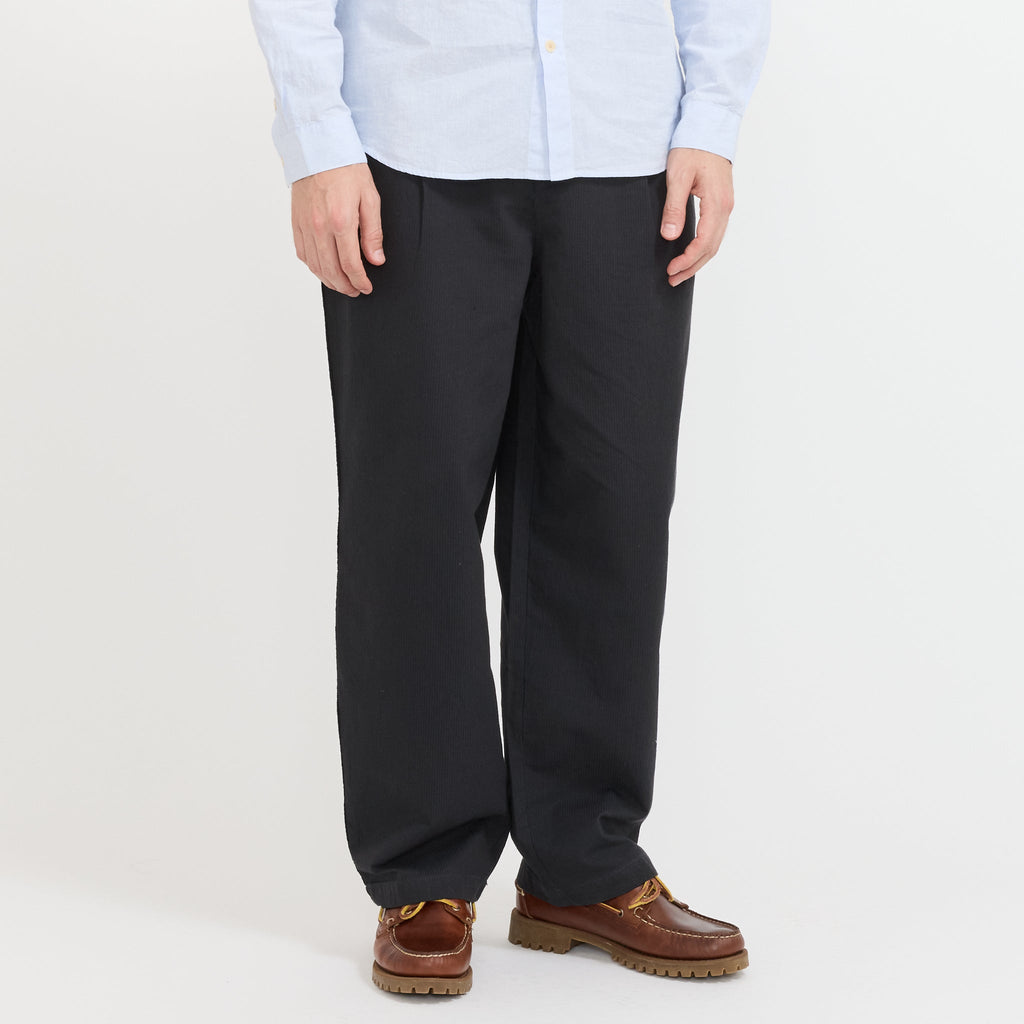 Pantalón ancho con pespuntes decorativos - Negro