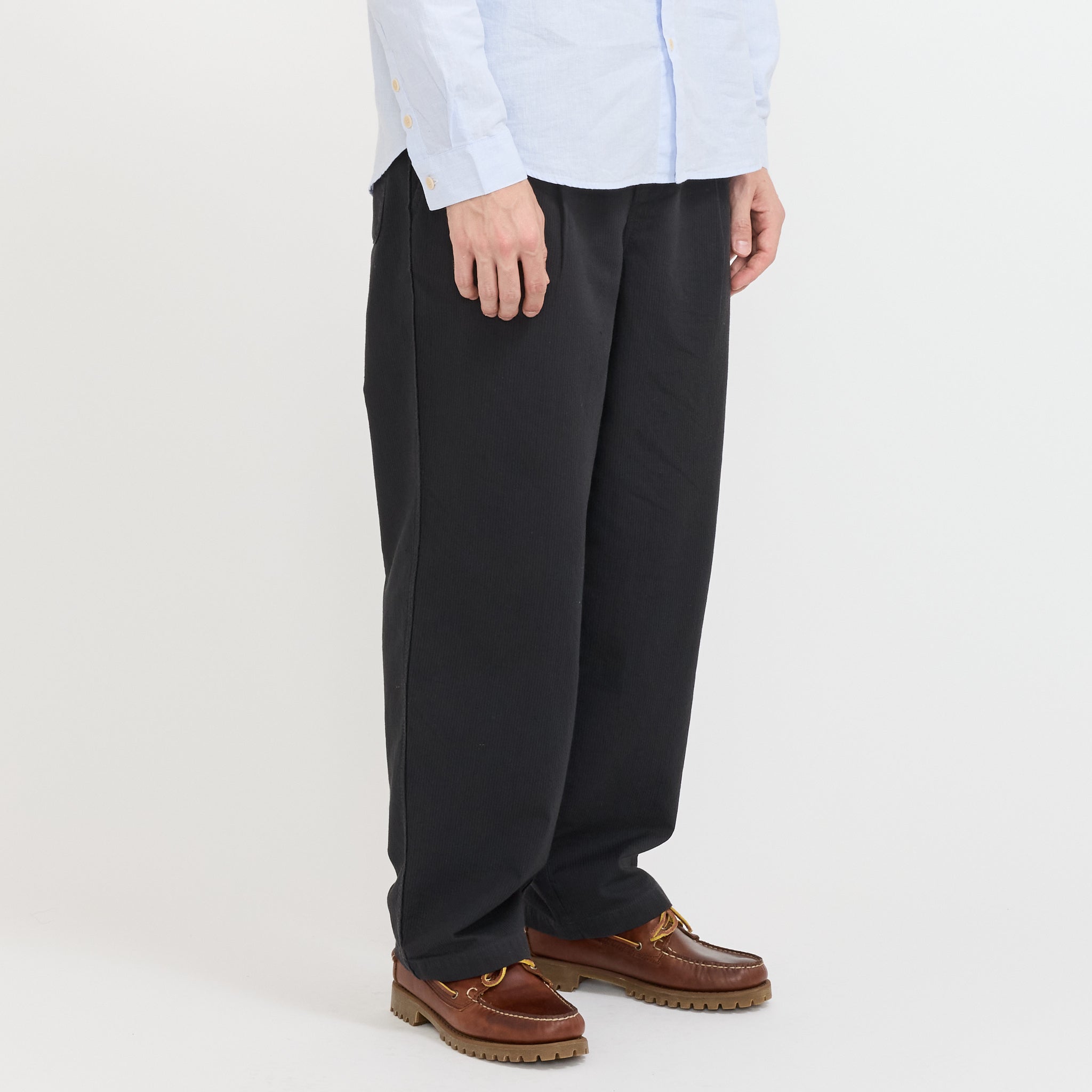 Pantalón ancho con pespuntes decorativos - Negro