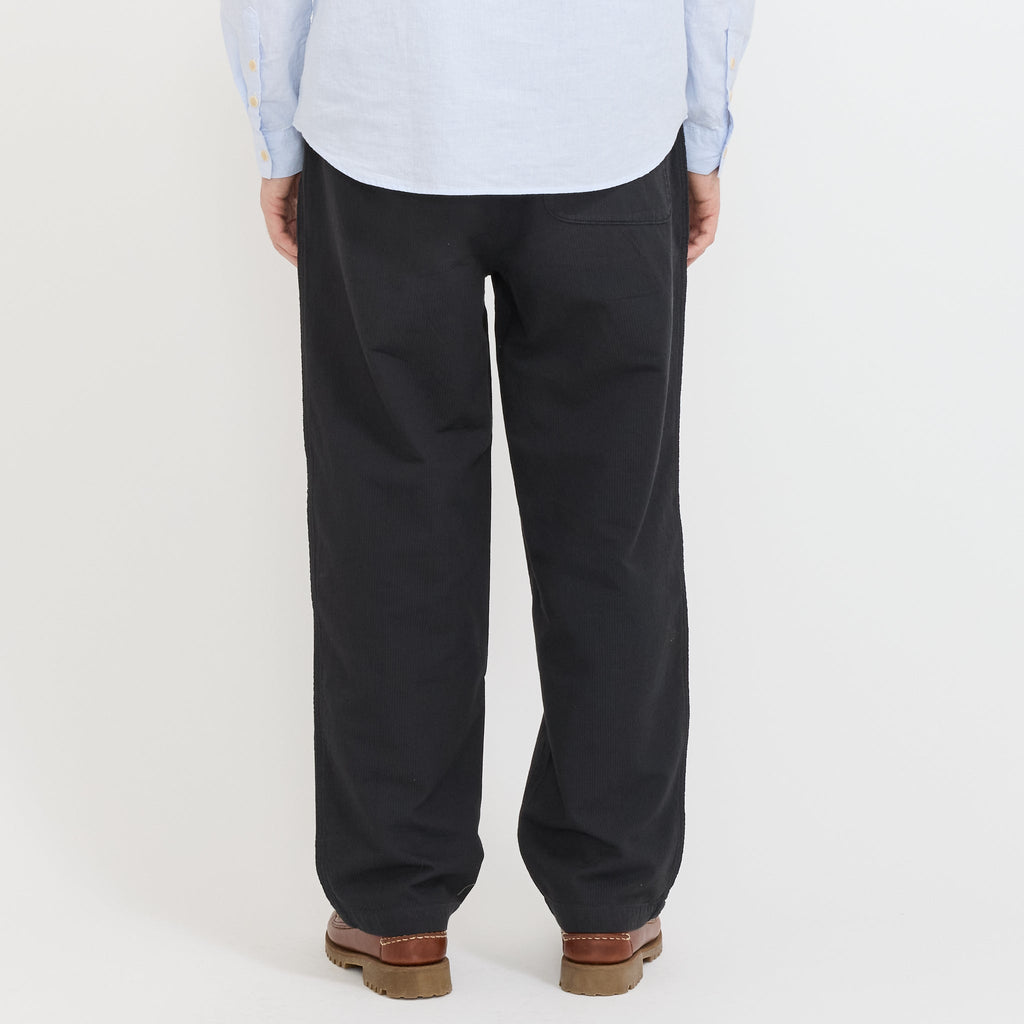 Pantalón ancho con pespuntes decorativos - Negro