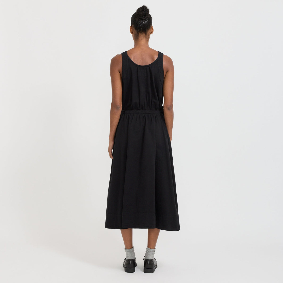 Vestido tipo delantal - Negro