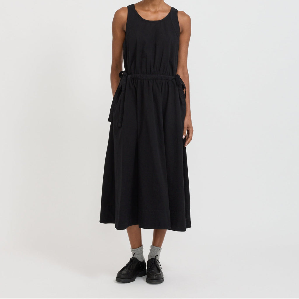 Vestido tipo delantal - Negro