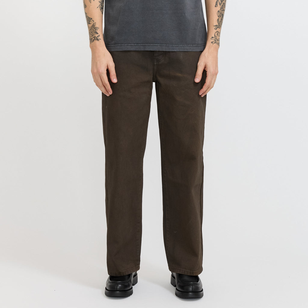 Vaqueros Wale de lavado Mud Wash - Marrón barro