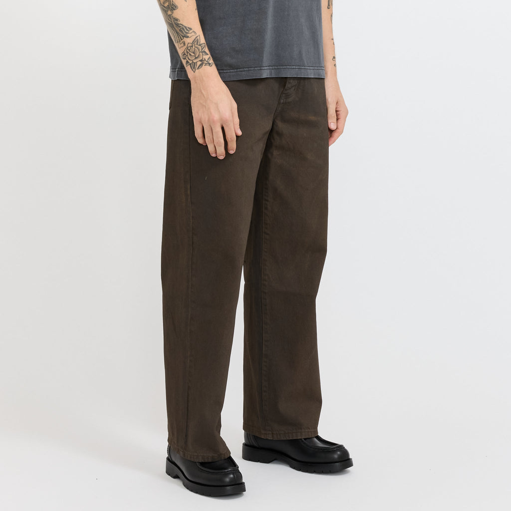Vaqueros Wale de lavado Mud Wash - Marrón barro