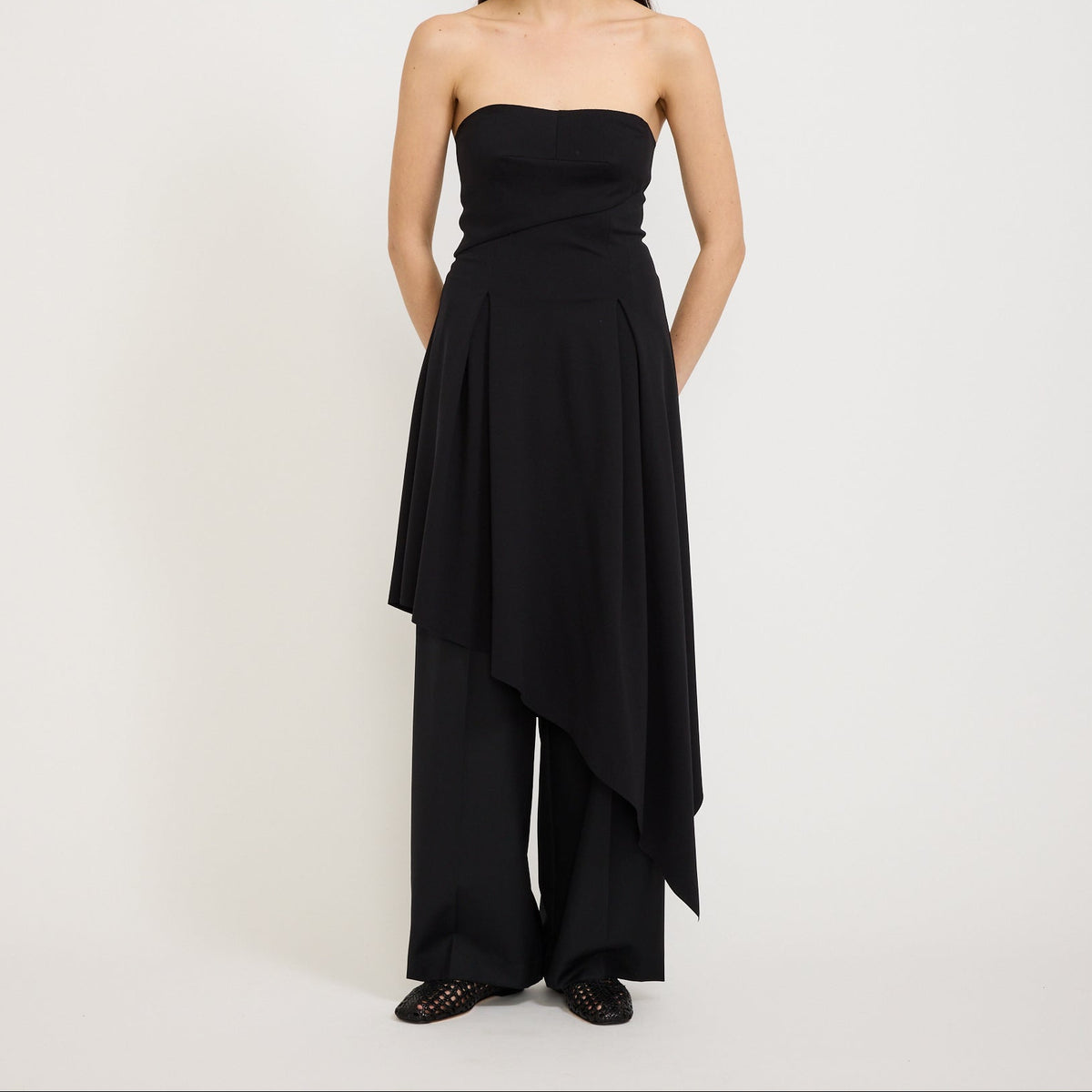 Vestido asimétrico sin tirantes - Negro